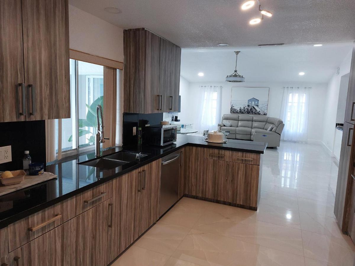 Cape Coral Mini Palace Exterior foto